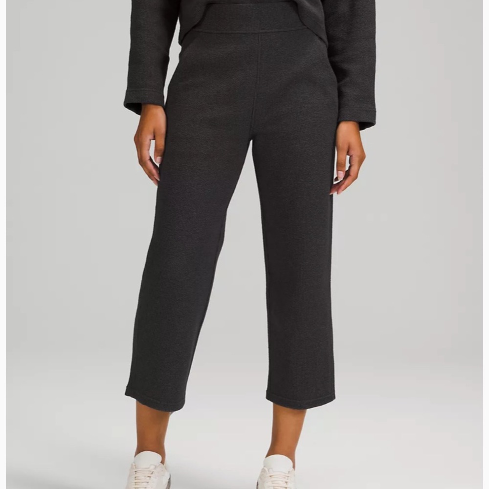 Lululemon Ribbed straight leg SHR crop